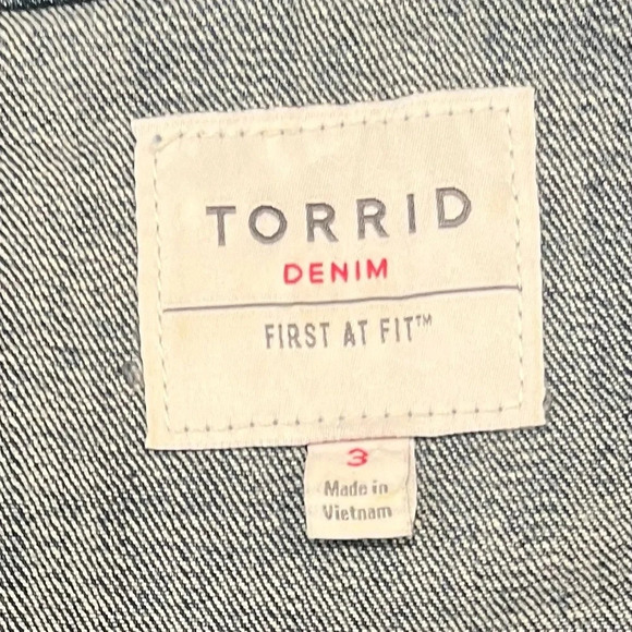 Torrid first at fit ladies collarless collar denim jacket SZ 3  button Jean. - Picture 10 of 16
